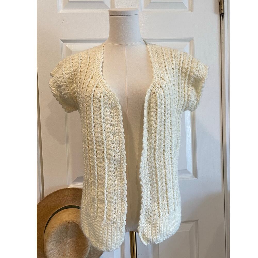 Cream Short Sleeve Open Front Knit Sweater Vest Size M/L